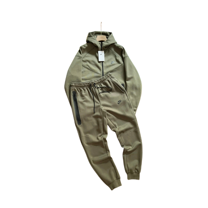 NikeTech Tracksuit Vendor